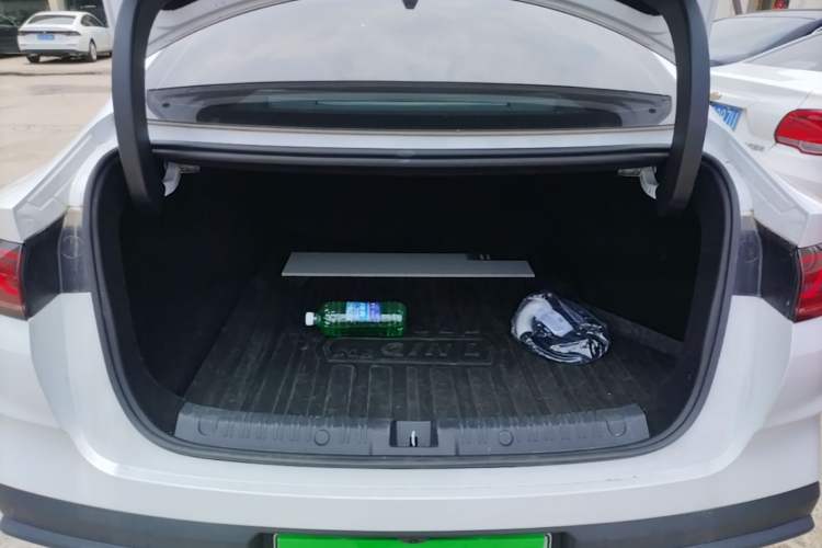 Used BYD Qin L 2025 DM-i Smart Drive 80KM Leading Model Trunk