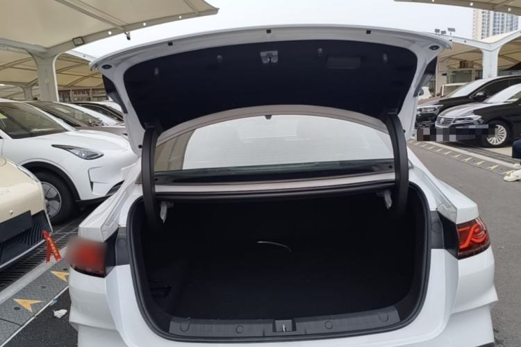 Used BYD Qin L 2025 DM-i Smart Drive 120KM Superior Model Trunk