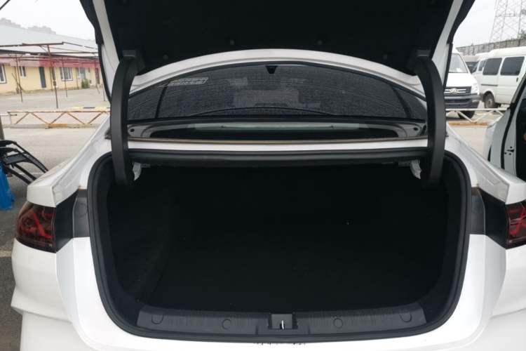 Used BYD Qin L 2025 DM-i Smart Drive 80KM Leading Model Trunk
