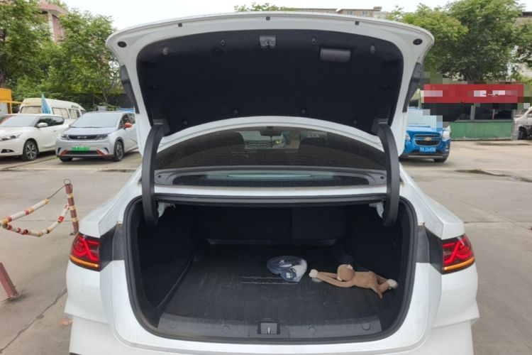 Used BYD Qin L 2025 DM-i Smart Drive 80KM Superior Model Trunk