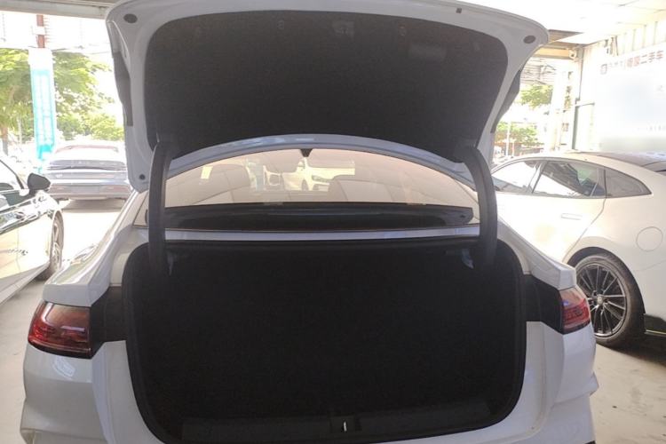 Used BYD Qin L 2025 DM-i Smart Drive 80KM Leading Model Trunk