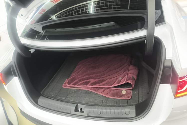 Used BYD Qin L 2025 DM-i Smart Drive 120KM Leading Model Trunk
