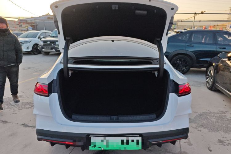 Used BYD Qin L 2025 DM-i Smart Drive 120KM Leading Model Trunk