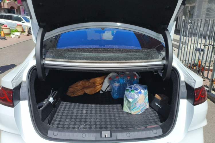 Used BYD Qin L 2025 DM-i Smart Drive 80KM Leading Model Trunk