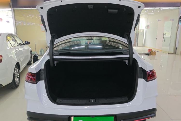 Used BYD Qin L 2025 DM-i Smart Drive 80KM Leading Model Trunk