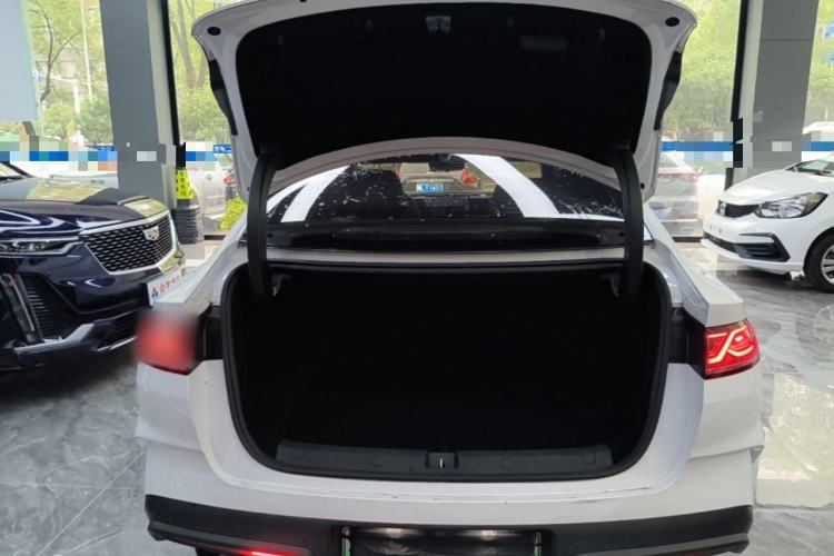Used BYD Qin L 2025 DM-i Smart Drive 120KM Superior Model Trunk