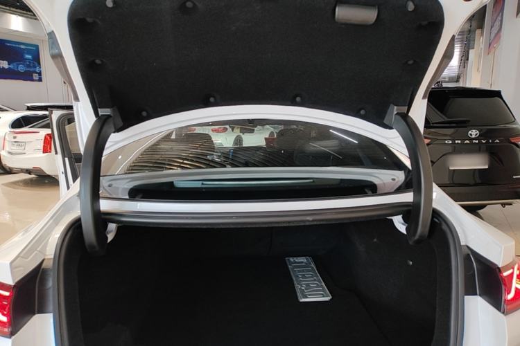 Used BYD Qin L 2025 DM-i Smart Drive 80KM Leading Model Trunk
