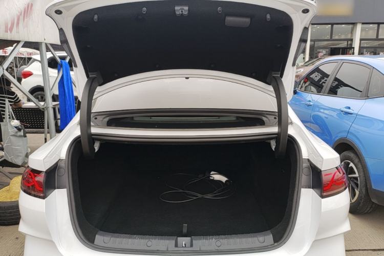 Used BYD Qin L 2025 DM-i Smart Drive 80KM Leading Model Trunk