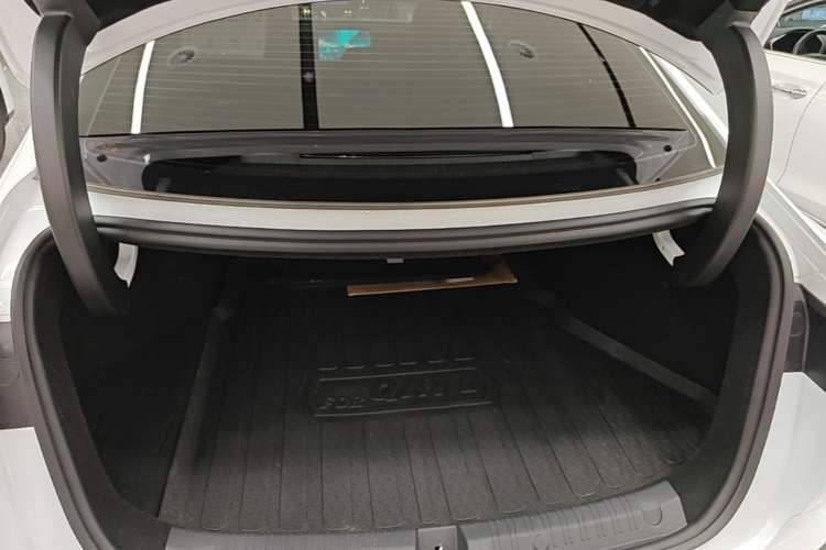 Used BYD Qin L 2025 DM-i Smart Drive 80KM Leading Model Trunk