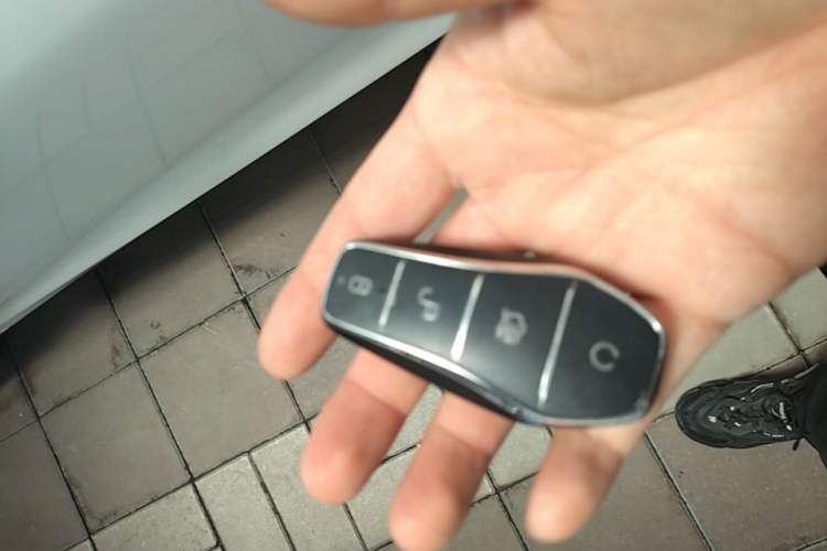 Used BYD Qin L 2025 DM-i Smart Drive 80KM Leading Model Vehicle Key