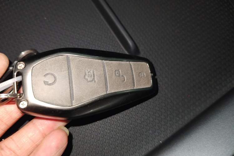 Used BYD Qin L 2025 DM-i Smart Drive 80KM Leading Model Vehicle Key