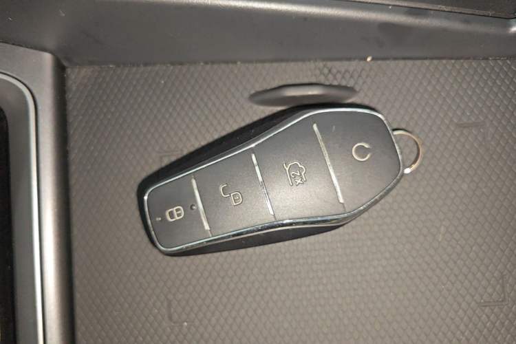 Used BYD Qin L 2025 EV 470KM Leading Edition Vehicle Key