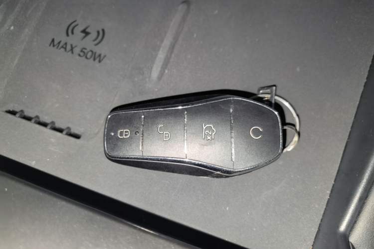 Used BYD Qin L 2025 EV 545KM Beyond Version Vehicle Key