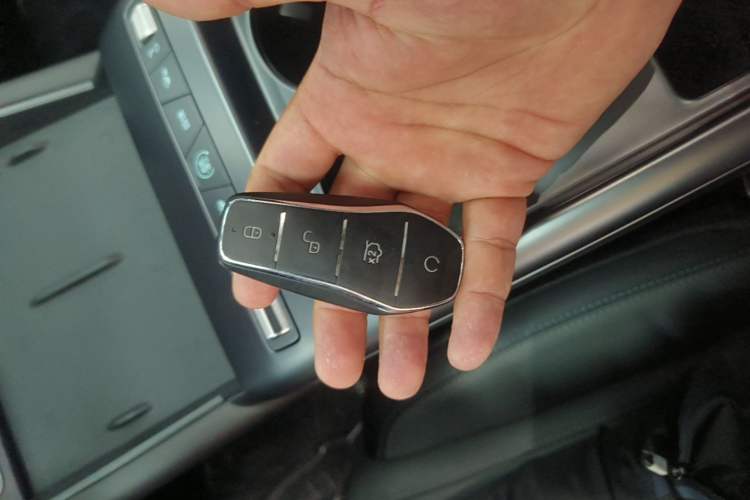 Used BYD Qin L 2025 EV 545KM Beyond Version Vehicle Key