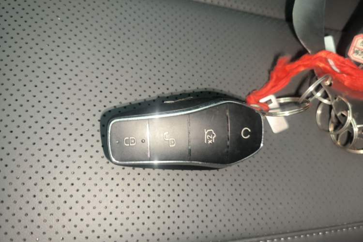 Used BYD Qin L 2025 DM-i Smart Drive 120KM Superior Model Vehicle Key