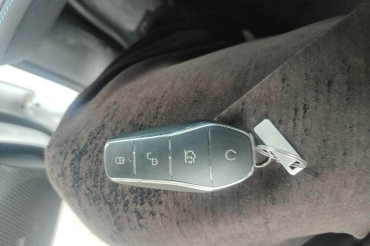 Used BYD Qin L 2025 DM-i Smart Drive 120KM Superior Model Vehicle Key