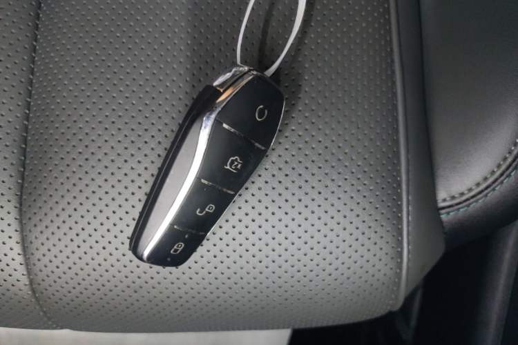 Used BYD Qin L 2025 EV 545KM Beyond Version Vehicle Key