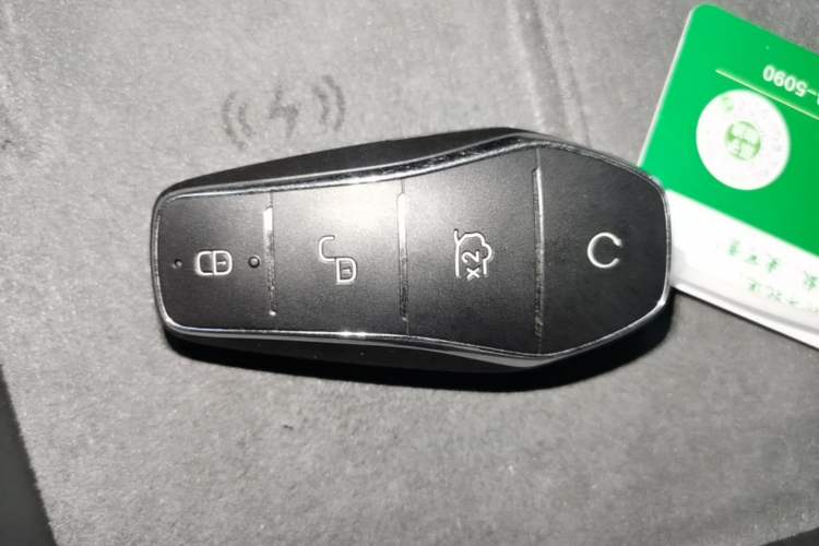 Used BYD Qin L 2025 DM-i Smart Drive 120KM Superior Model Vehicle Key