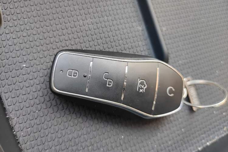 Used BYD Qin L 2025 DM-i Smart Drive 80KM Leading Model Vehicle Key
