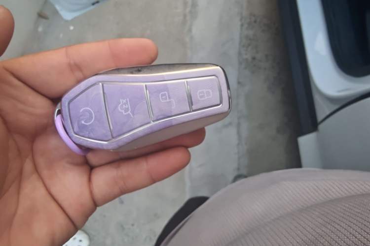 Used BYD Qin L 2025 DM-i Smart Drive 80KM Leading Model Vehicle Key