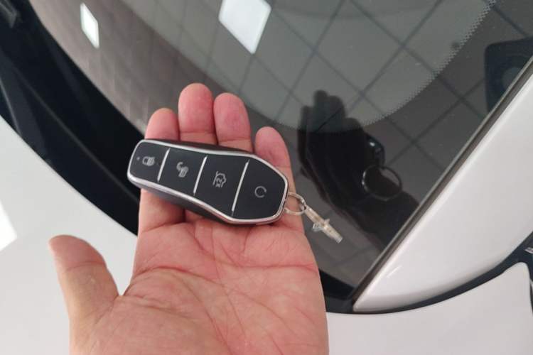 Used BYD Qin L 2025 DM-i Smart Drive 120KM Superior Model Vehicle Key