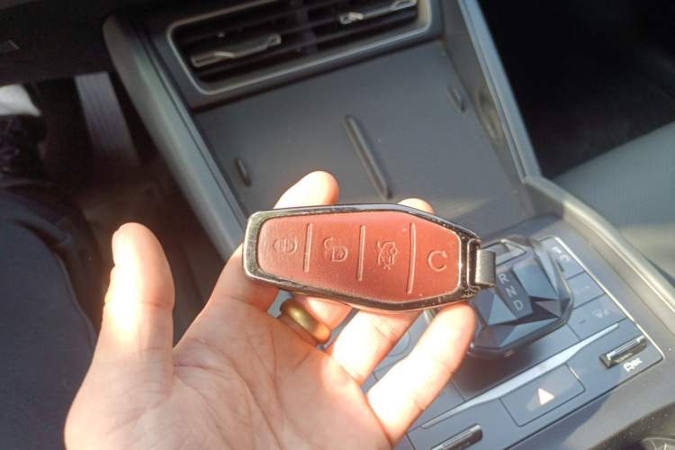 Used BYD Qin L 2025 DM-i Smart Drive 80KM Leading Model Vehicle Key