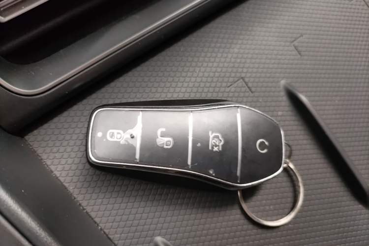 Used BYD Qin L 2025 EV 470KM Leading Edition Vehicle Key