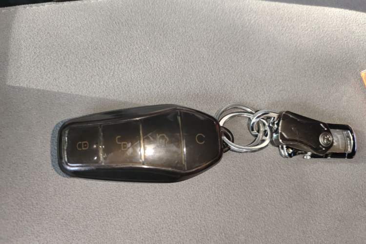 Used BYD Qin L 2025 DM-i Smart Drive 120KM Leading Model Vehicle Key