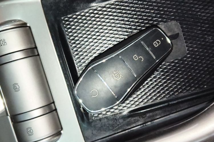 Used BYD Qin L 2025 DM-i Smart Drive 120KM Superior Model Vehicle Key