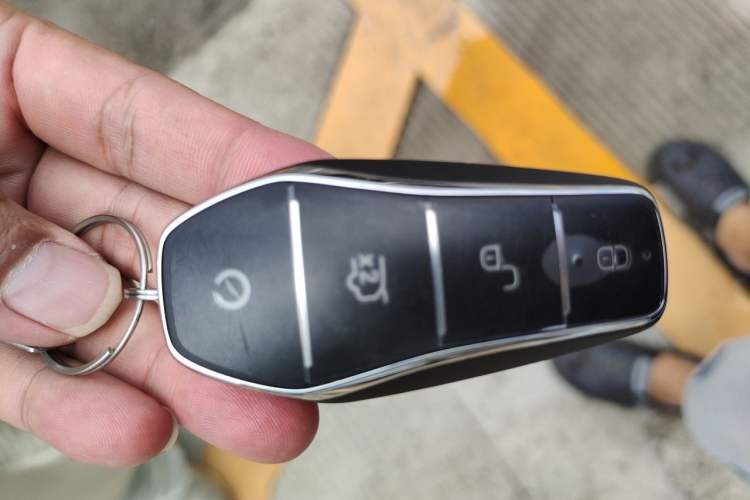 Used BYD Qin L 2025 EV 545KM Beyond Version Vehicle Key