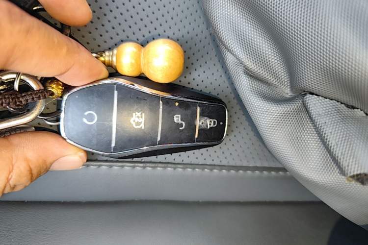 Used BYD Qin L 2025 DM-i Smart Drive 120KM Superior Model Vehicle Key