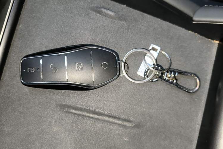 Used BYD Qin L 2025 DM-i Smart Drive 120KM Superior Model Vehicle Key