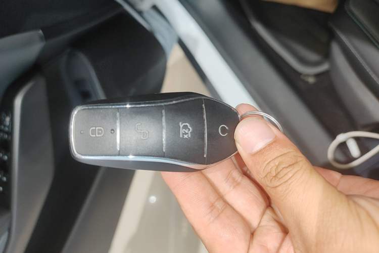 Used BYD Qin L 2025 DM-i Smart Drive 80KM Leading Model Vehicle Key