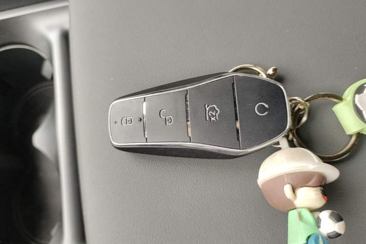Used BYD Qin L 2025 DM-i Smart Drive 80KM Leading Model Vehicle Key