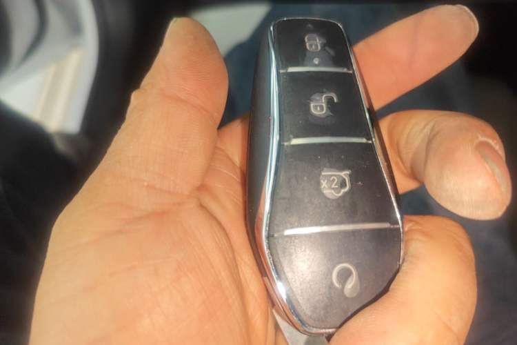 Used BYD Qin L 2025 EV 545KM Beyond Version Vehicle Key
