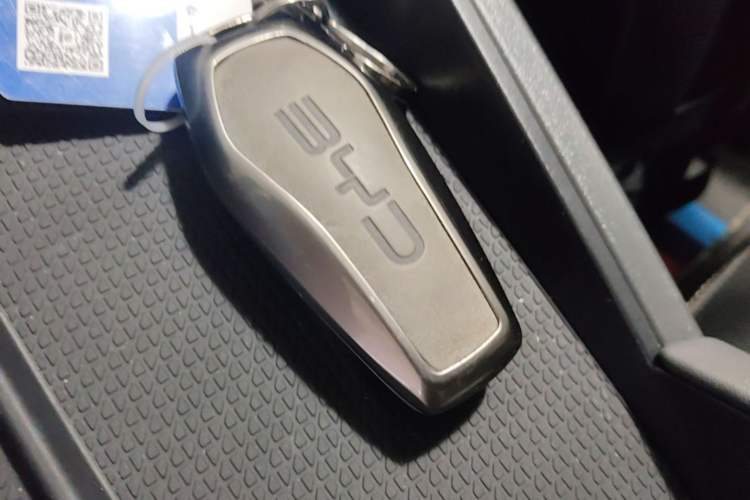 Used BYD Qin L 2025 DM-i Smart Drive 80KM Leading Model Vehicle Key