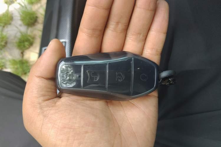 Used BYD Qin L 2025 DM-i Smart Drive 80KM Leading Model Vehicle Key