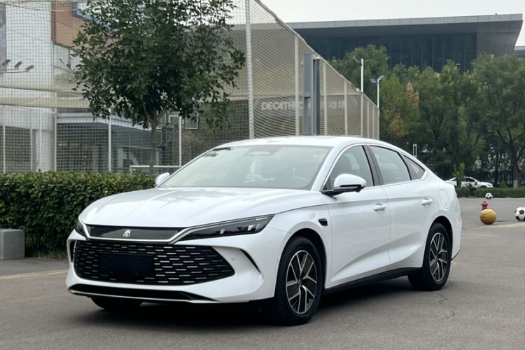 BYD Qin L 2025 DM-i Smart Drive 120KM Superior Model
