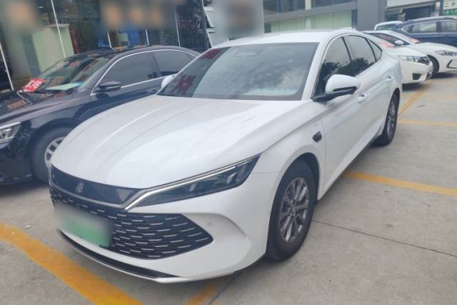 Ojetý BYD Qin L 2025 DM-i Smart Drive 80KM Leading Model