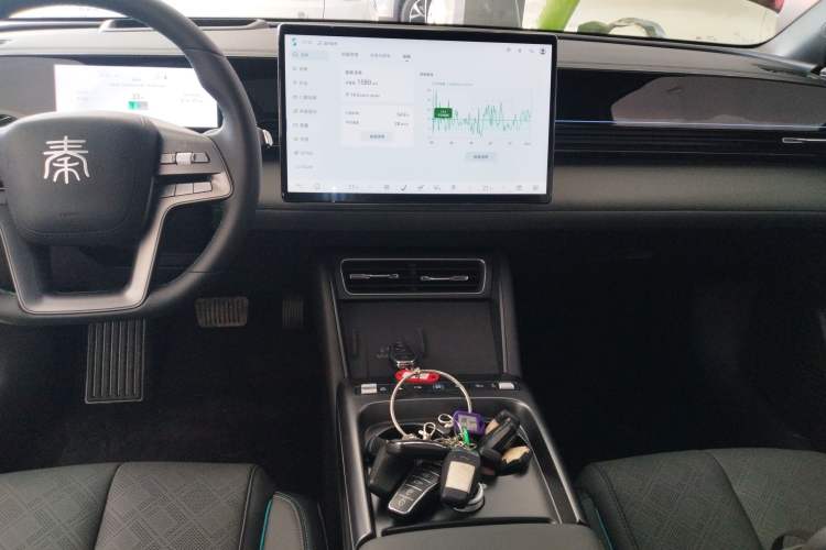 Used BYD Qin L 2025 EV 545KM Cloud Suspension Edition Audio And AC Panel