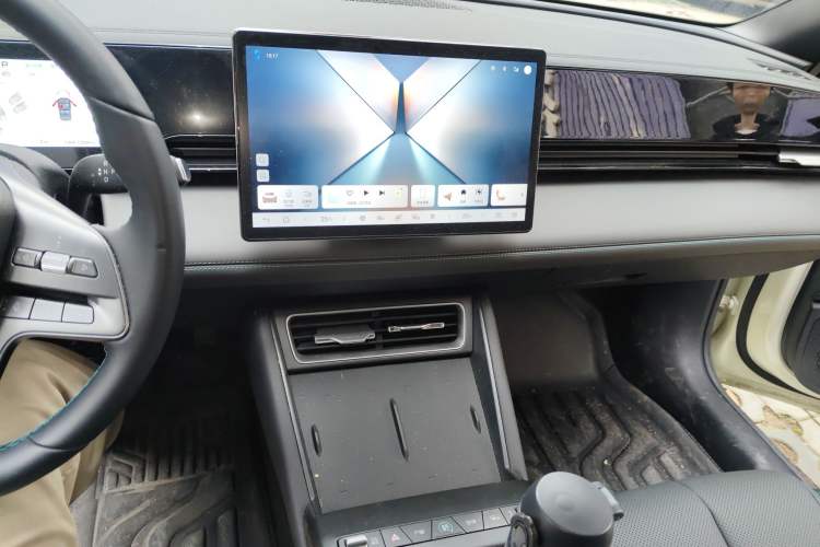 Used BYD Qin L 2025 EV 545KM Beyond Version Audio And AC Panel