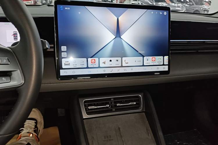 Used BYD Qin L 2025 EV 545KM Beyond Version Audio And AC Panel