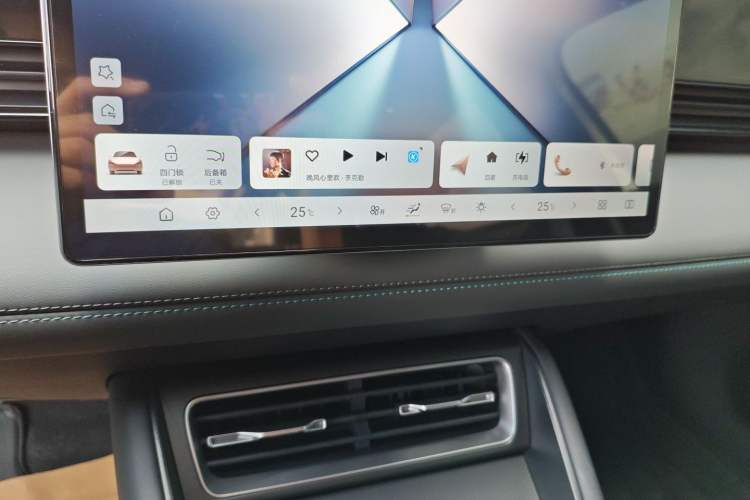Used BYD Qin L 2025 EV 545KM Beyond Version Audio And AC Panel