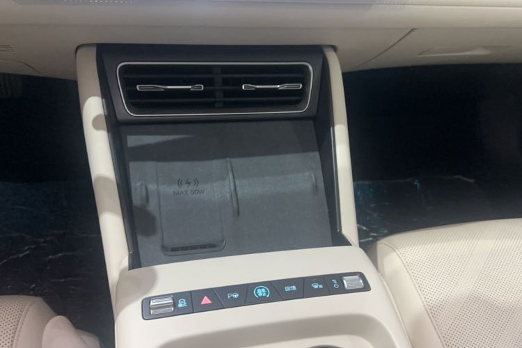 Used BYD Qin L 2025 EV 545KM Excellence Edition Audio And AC Panel