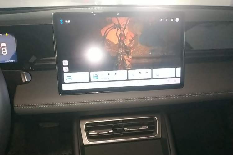 Used BYD Qin L 2025 EV 545KM Beyond Version Audio And AC Panel