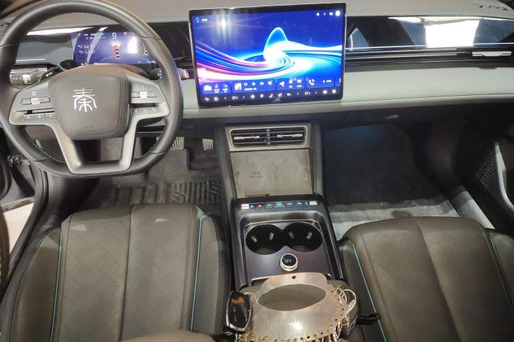 Used BYD Qin L 2025 EV 545KM Excellence Edition Center Console