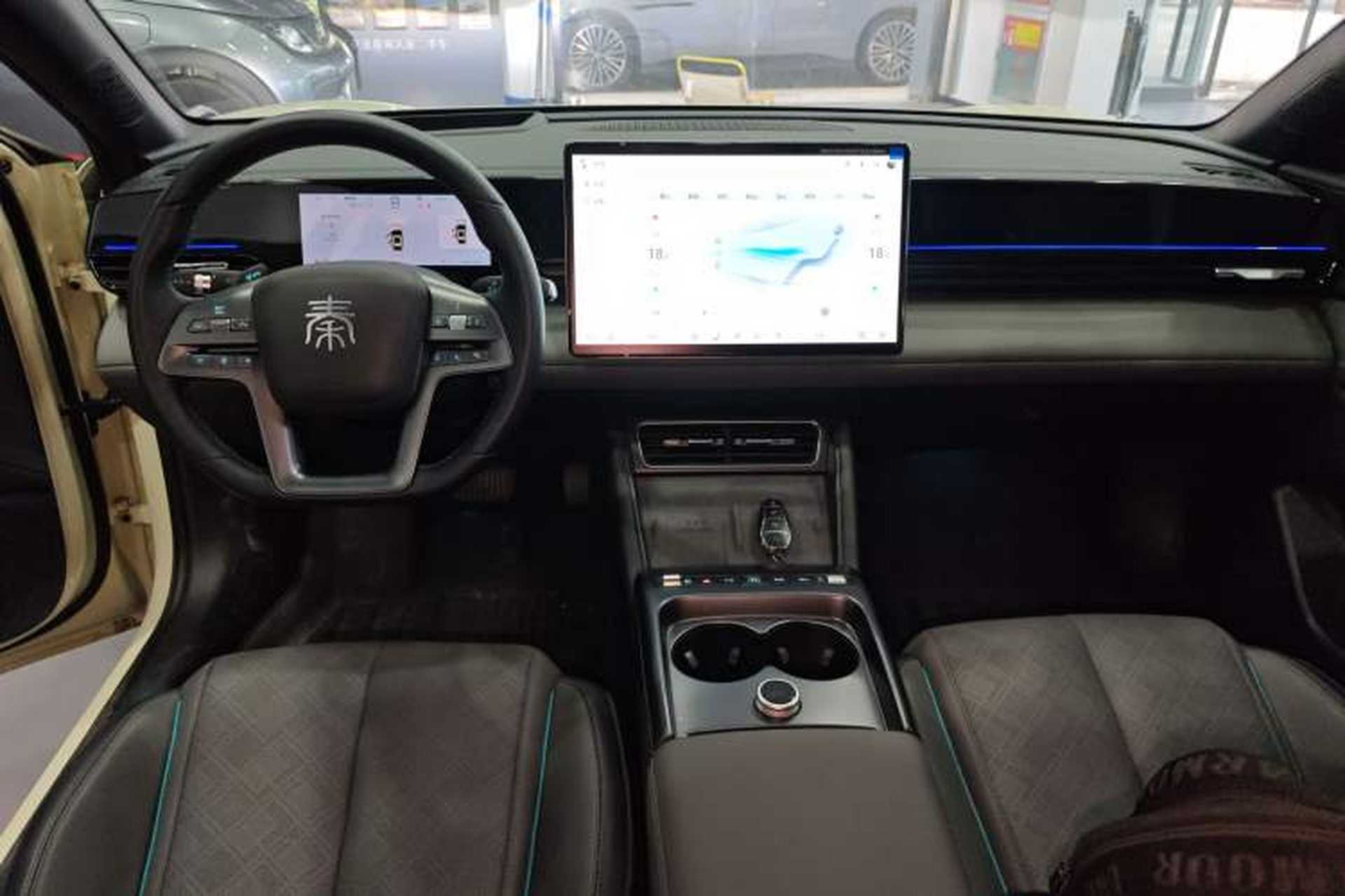Used BYD Qin L 2025 EV 545KM Excellence Edition Center Console