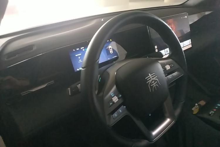 Used BYD Qin L 2025 EV 545KM Beyond Version Center Console