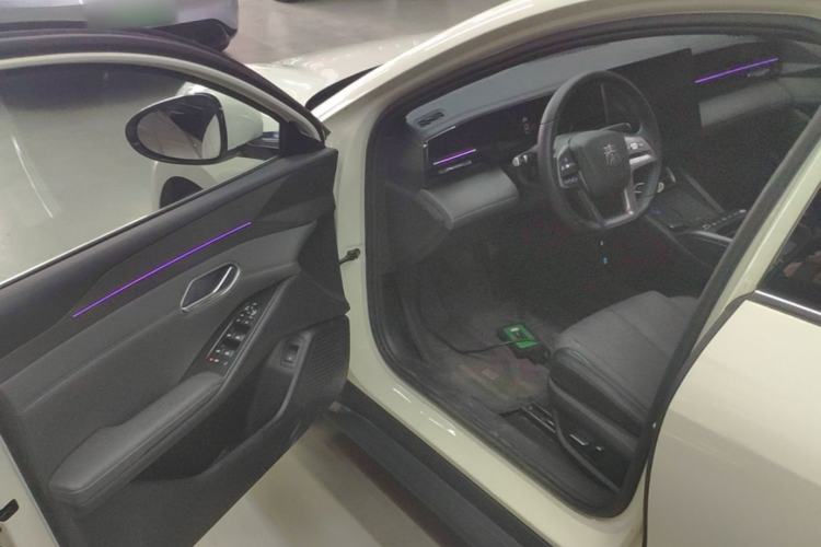 Used BYD Qin L 2025 EV 545KM Cloud Suspension Edition Driver Seat