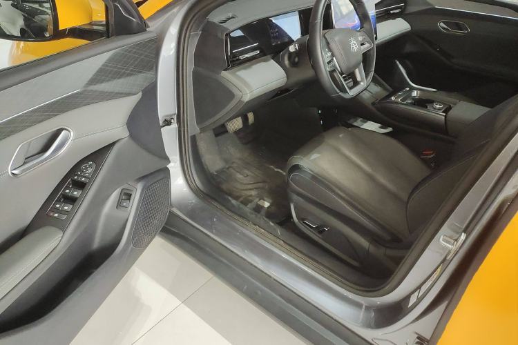 Used BYD Qin L 2025 EV 545KM Excellence Edition Driver Seat